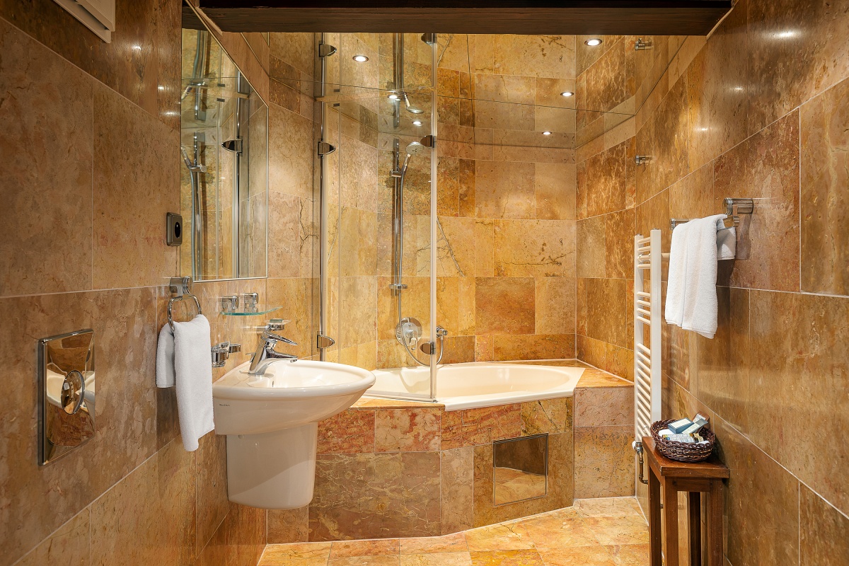 Double room with a luxurious large bathtub, Junior Suite, Hotel U Prince, Prague Center